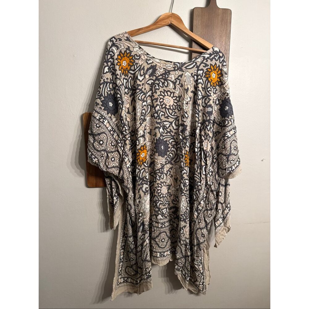 Free People Beige Black Flowing Silhouette Lightweight Floral Kimono One Size - Picture 2 of 4